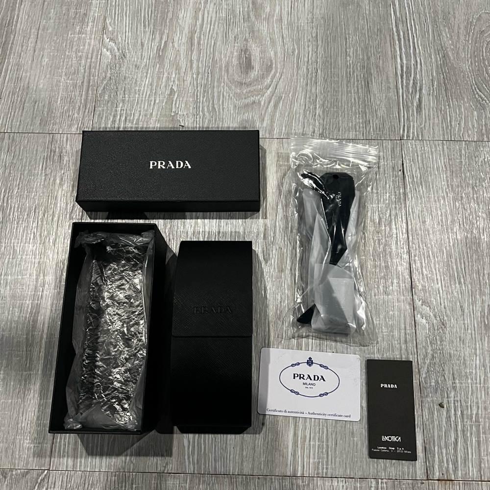 Prada sun glasses